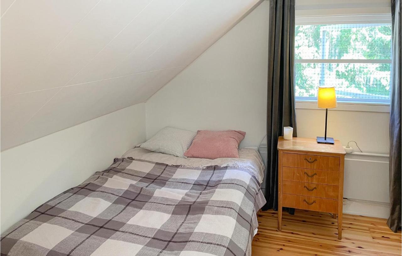 Cozy Home In Oerebro With Wifi Buitenkant foto