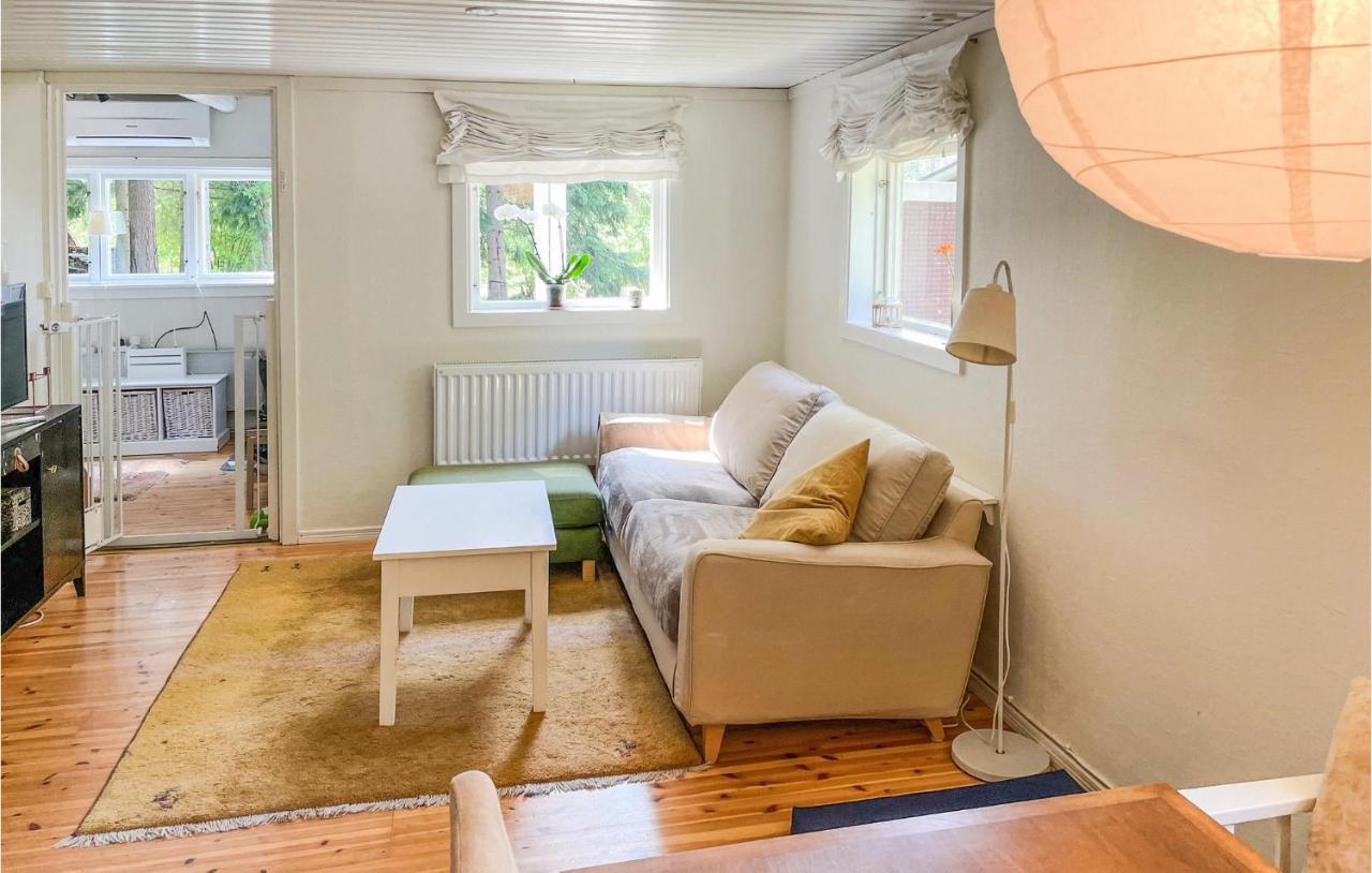 Cozy Home In Oerebro With Wifi Buitenkant foto