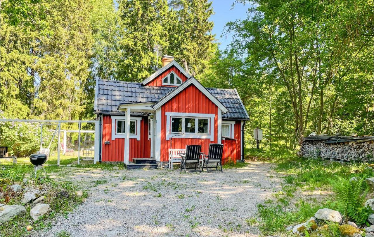 Cozy Home In Oerebro With Wifi Buitenkant foto